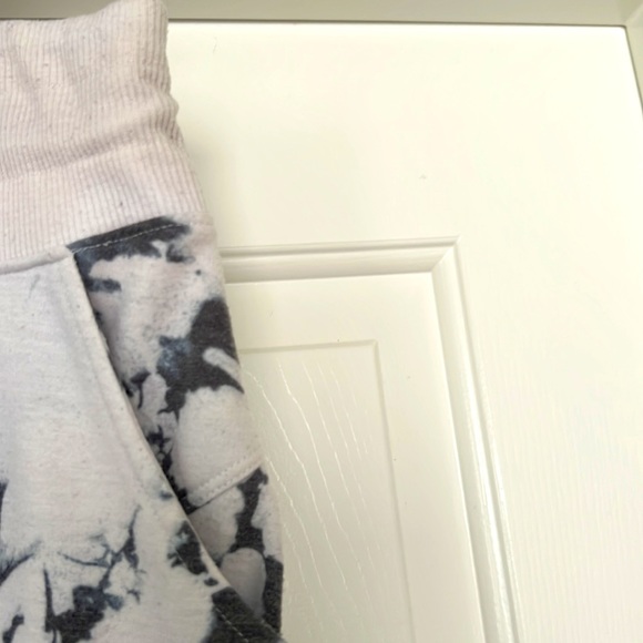 Jessica Simpson, sportswear,Felicity, jogger pants,white ocean,tie-dye, size, XL - Picture 4 of 10
